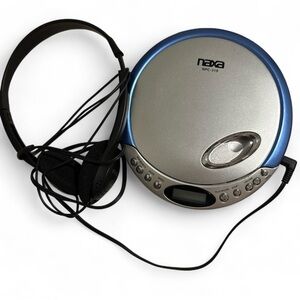 Naxa NPC-319 Slim Portable CD Player Discman w/ Headphones Anti-Skip Silver